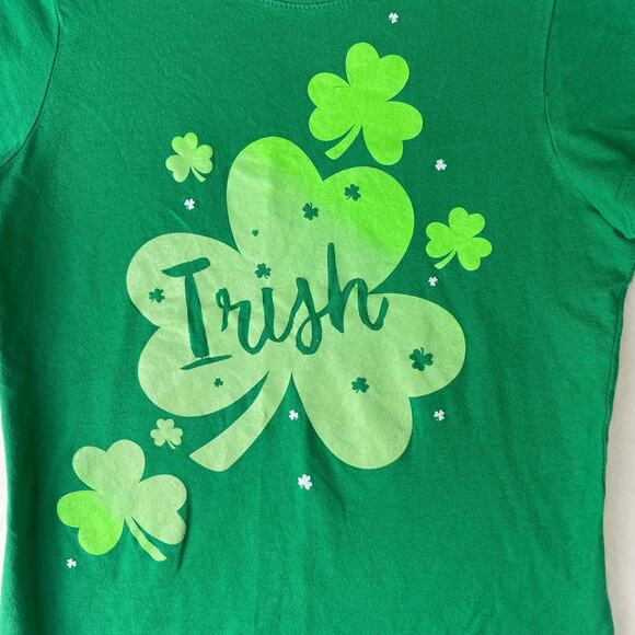 Childrens Place Irish Shamrock Clover St Patricks Day Green T Shirt Size 10/12 - Picture 3 of 6